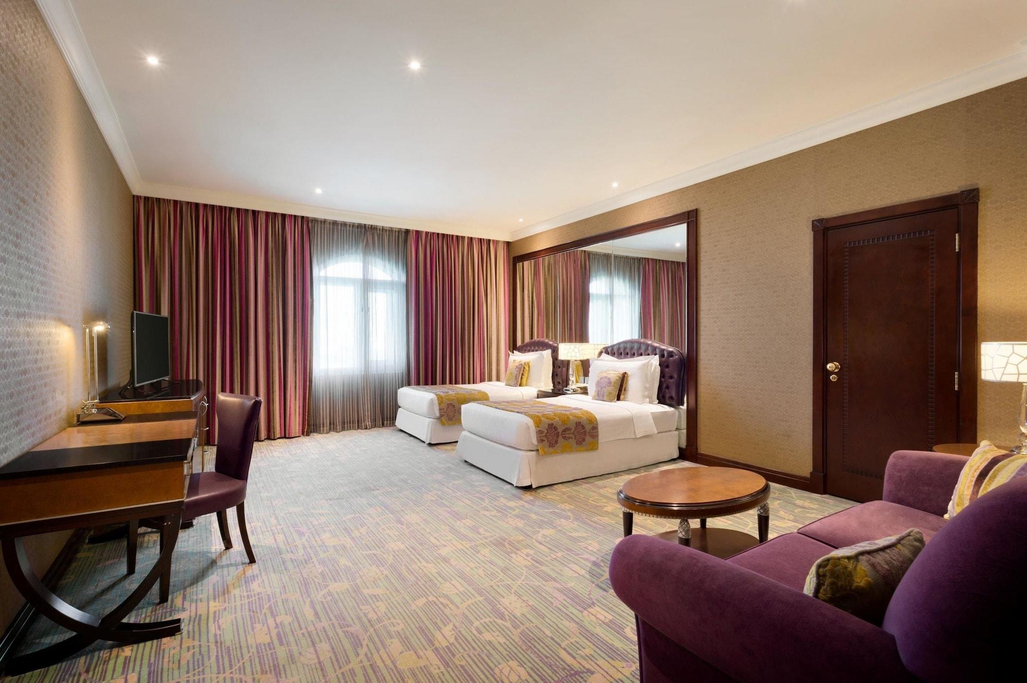 Grand Regency Doha, Trademark Collection By Wyndham מראה חיצוני תמונה Suite