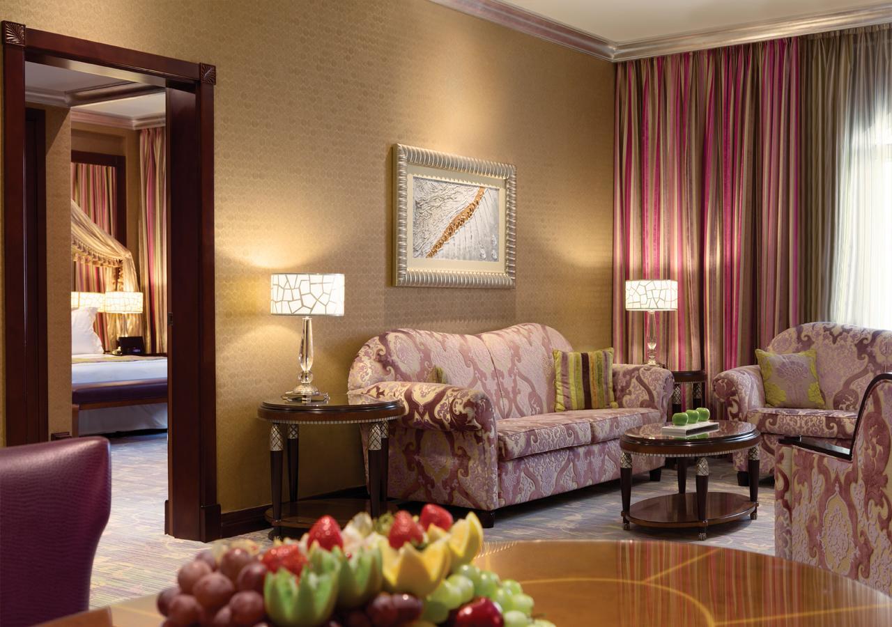 Grand Regency Doha, Trademark Collection By Wyndham מראה חיצוני תמונה A suite at the Emirates Palace